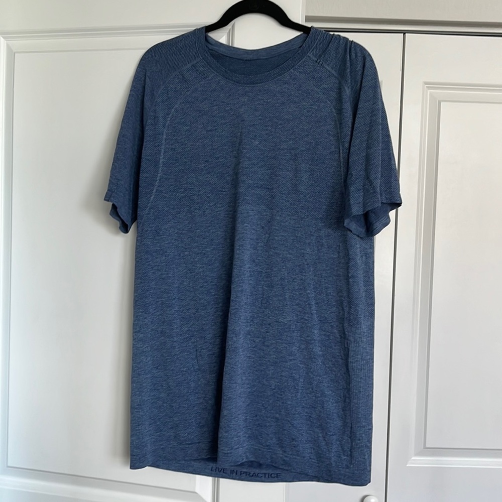 Lululemon t-shirt